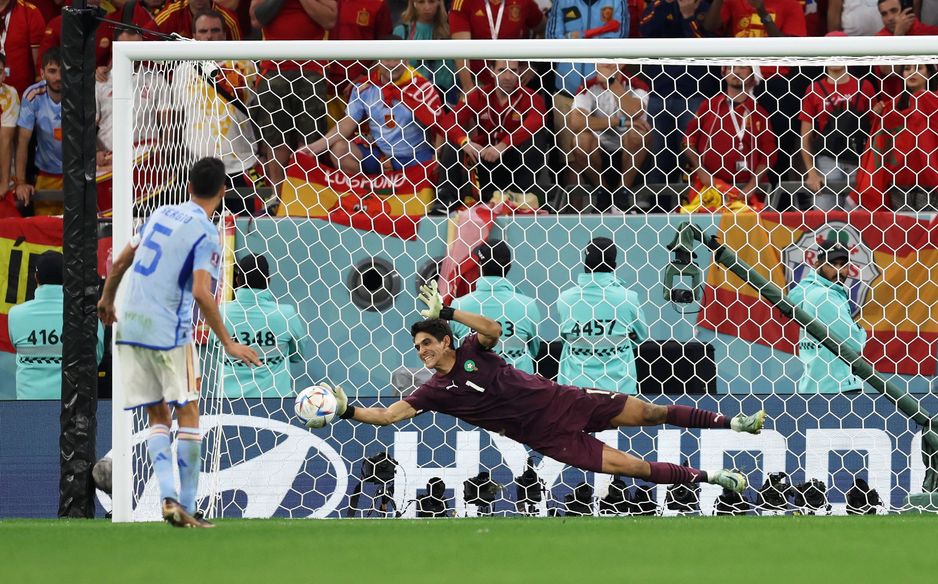 ياسين بونو يحرم إسبانيا من التسجيل في كأس العالم 2022