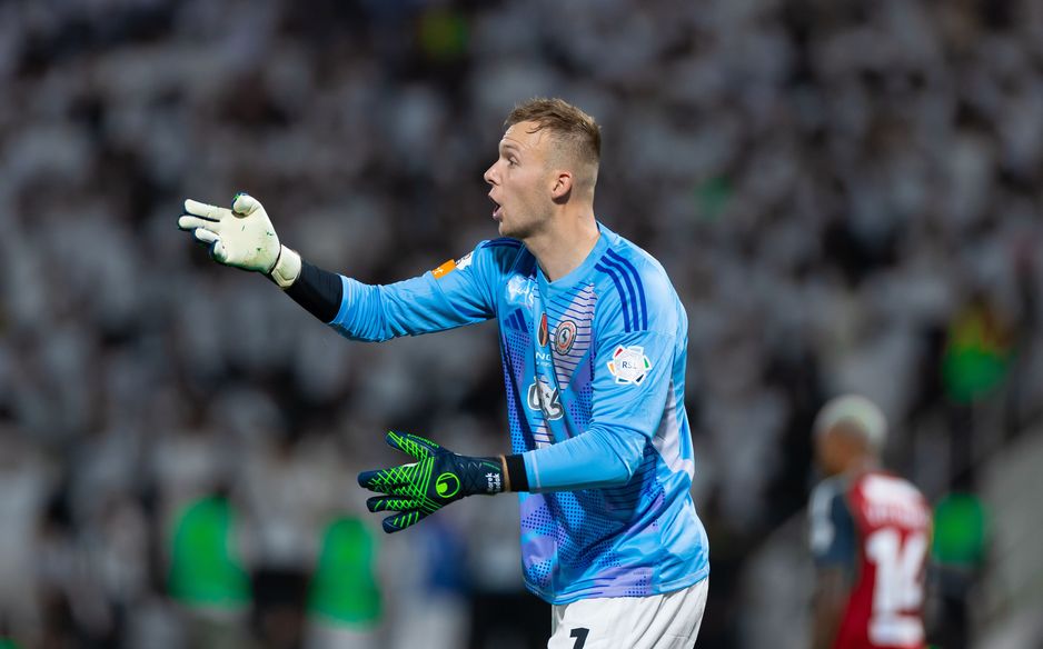 Al Ettifaq goalkeeper Marek Rodak against Al Shabab