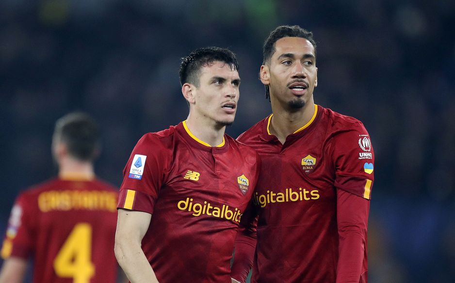 روجر إيبانيز وكريس سمولينغ ثنائي روما الإيطالي قبل انتقالهما إلى دوري روشن السعودي