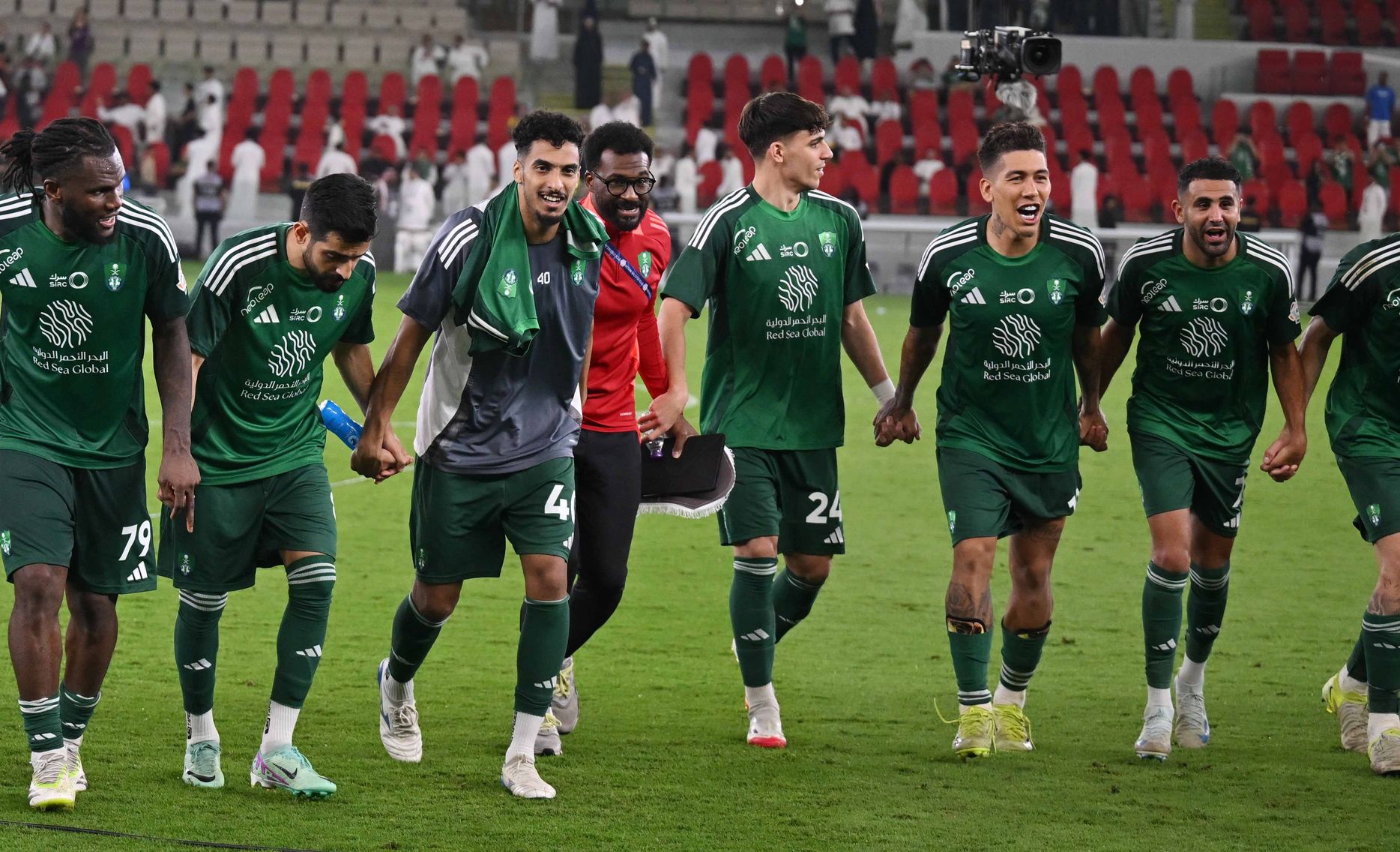 ليلة تاريخية في جدة.. الأهلي يضرب الشباب بثلاثة أهداف