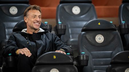 مدرب المنتخب السعودي في مباراة الشباب والرياض