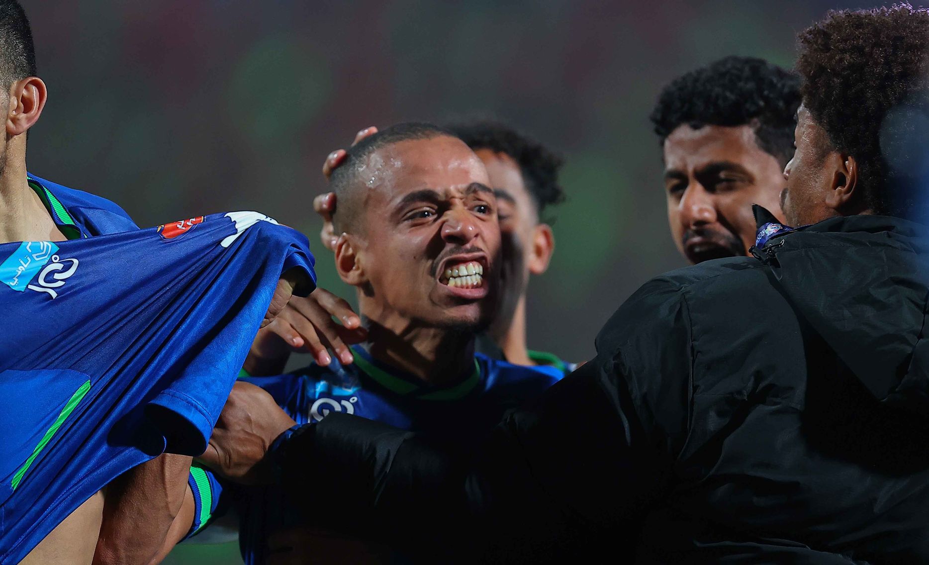 سفيان بن دبكة محتفلا بهدفه المذهل في مرمى ماريك روداك