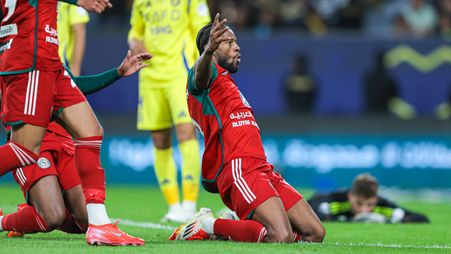 Georginio Wijnaldum celebrates winner v Al Nassr