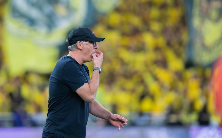Al Ittihad's Laurent Blanc picked up Manager of the Month once more