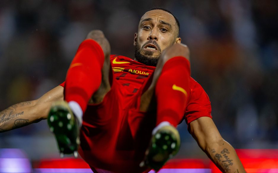 Pierre-Emerick Aubameyang somersaults after goal for Al Qadsiah v Al Ittihad