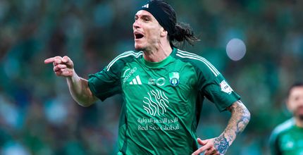 روجر إيبانيز رجل مباراة ديربي البحر