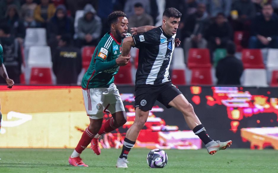 Mukhtar Ali (L) has contributed to Al Ettifaq's rebound this season