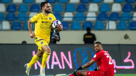 سلطان مندش مسجل هدف التعادل في مرمى باولو فيتور