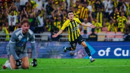 أوناي هيرنانديز يحتفل بهدفه الأول بقميص الاتحاد أمام العروبة