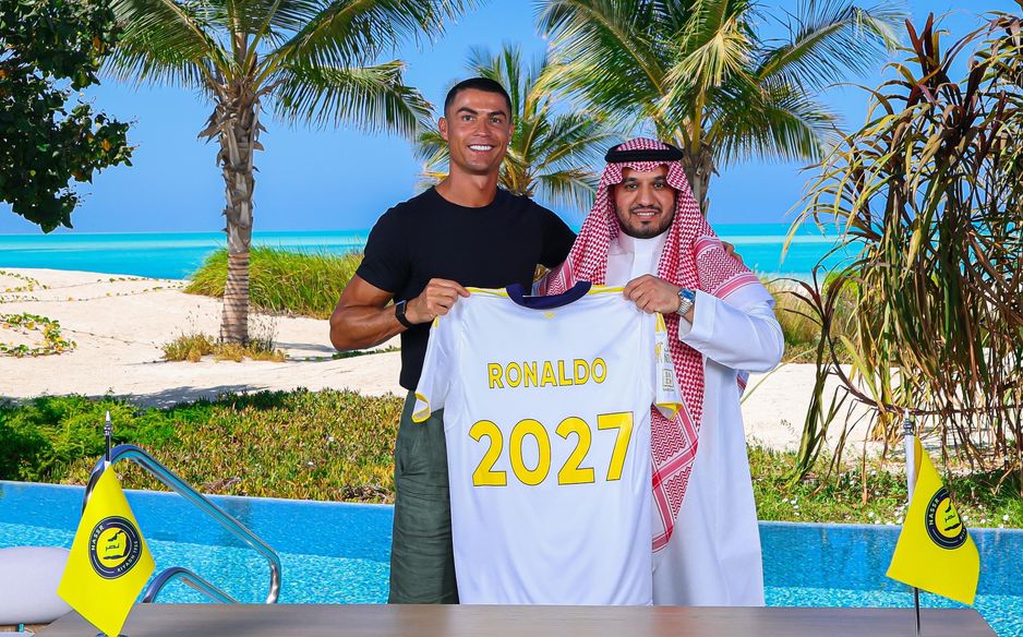 كريستيانو رونالدو يجدد مسيرته في نادي النصر