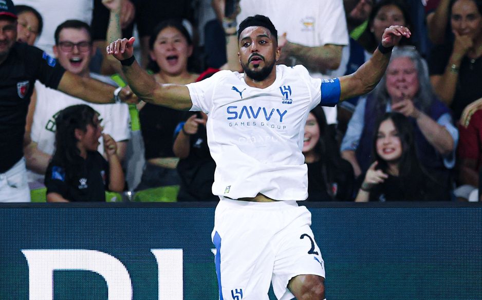 قائد الهلال سالم الدوسري يحتفل بالهدف الافتتاحي أمام باتشوكا في كأس العالم للأندية