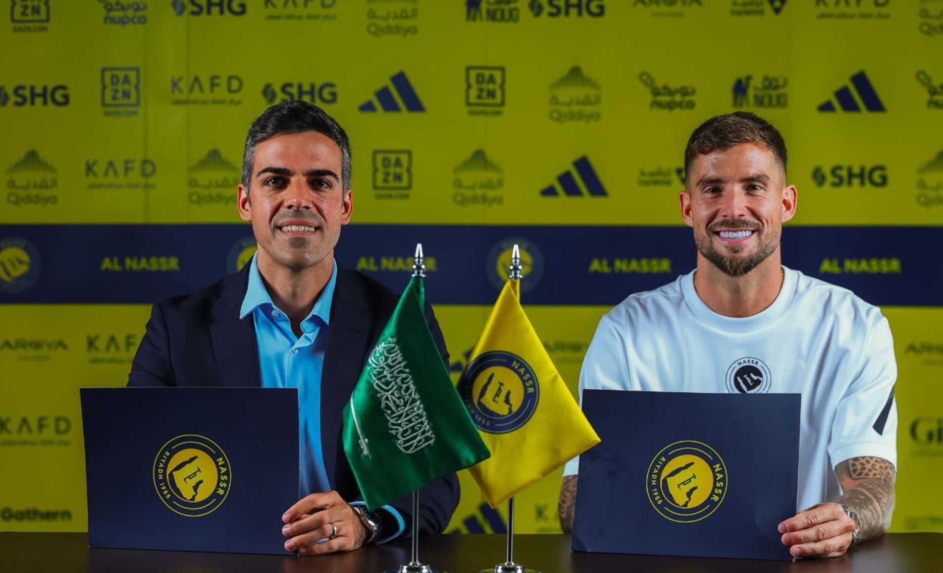 إينيغو مارتينيز يوقع عقود إنضمامه لنادي النصر