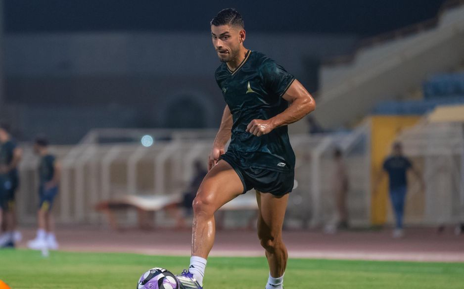 Giorgos Masouras joins the hefty Greek contingent already at Al Khaleej