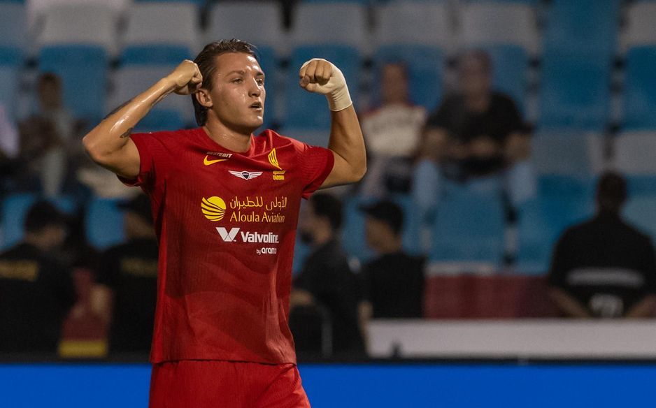 استهل ماتيو ريتيغي مهاجم القادسية موسمه بثنائية أمام النجمة