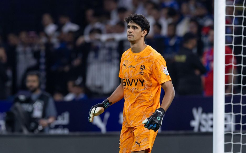 Al Hilal's Yassine Bono opened his 2025-26 RSL account with another clean sheet