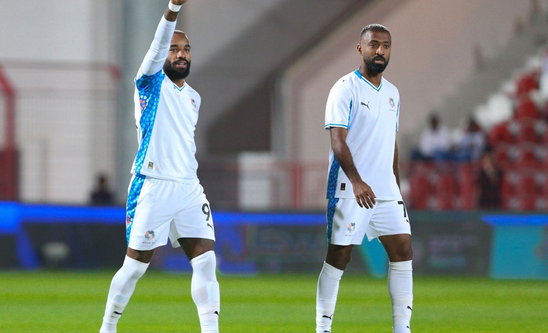 نيوم يسجل انتصاره التاريخي الأول في دوري روشن السعودي