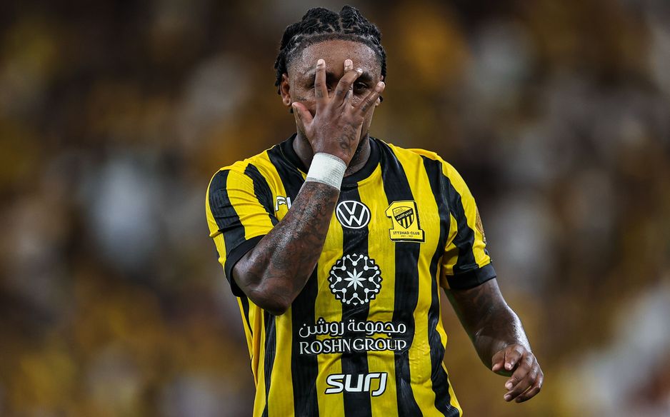 Al Ittihad's Steven Bergwijn celebrates goal v Al Fateh