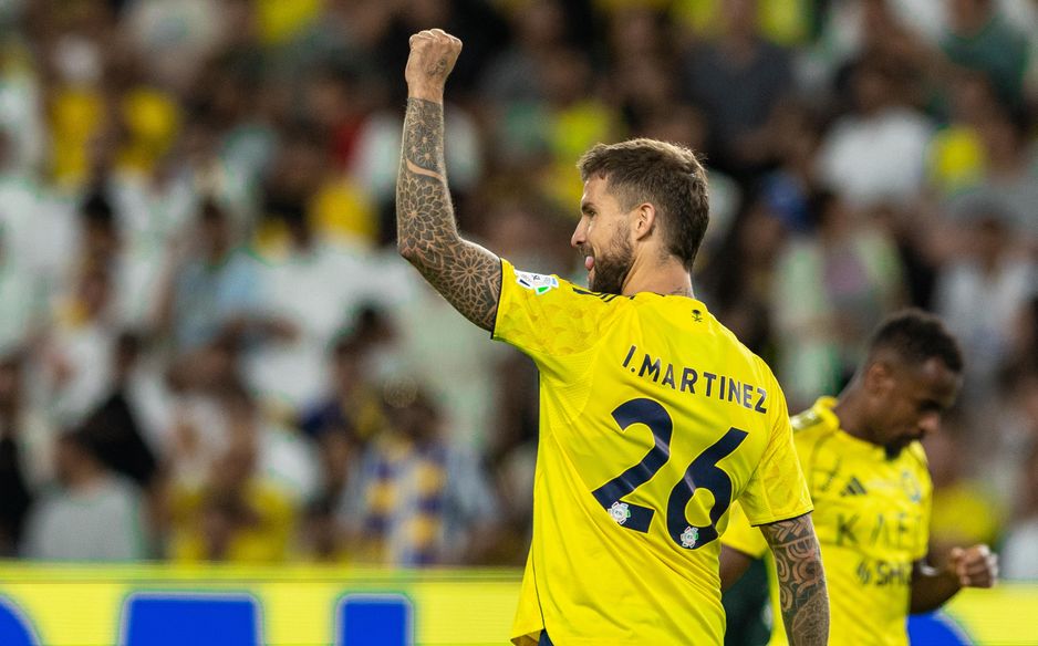 Al Nassr new boy Inigo Martinez opens his RSL account v Al Kholood