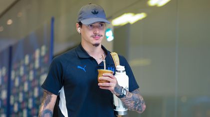 أعلن الهلال وصوله إلى ملعب المباراة قبل نحو ساعة ونصف من انطلاقتها