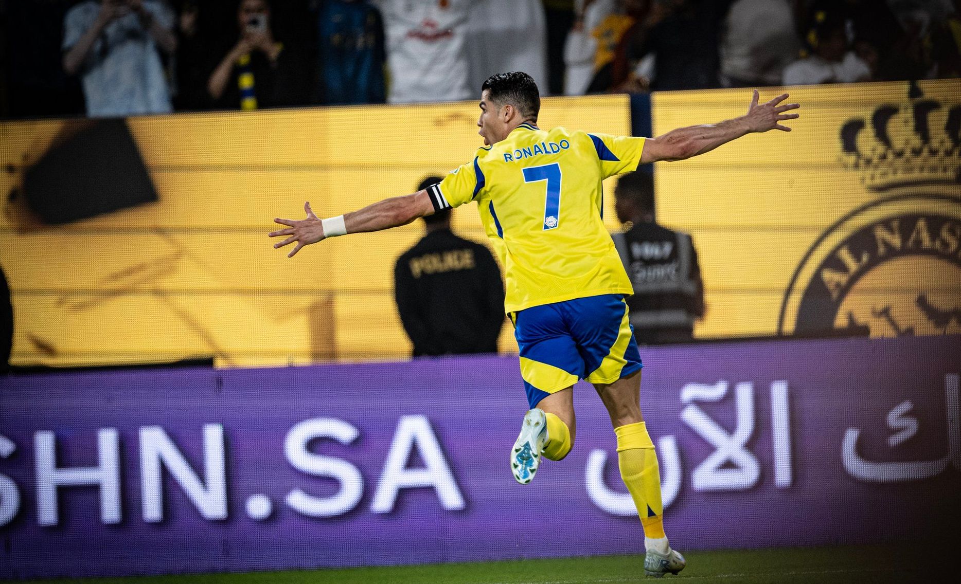 الليلة.. رونالدو يستعيد ذكريات الهدف الأجمل