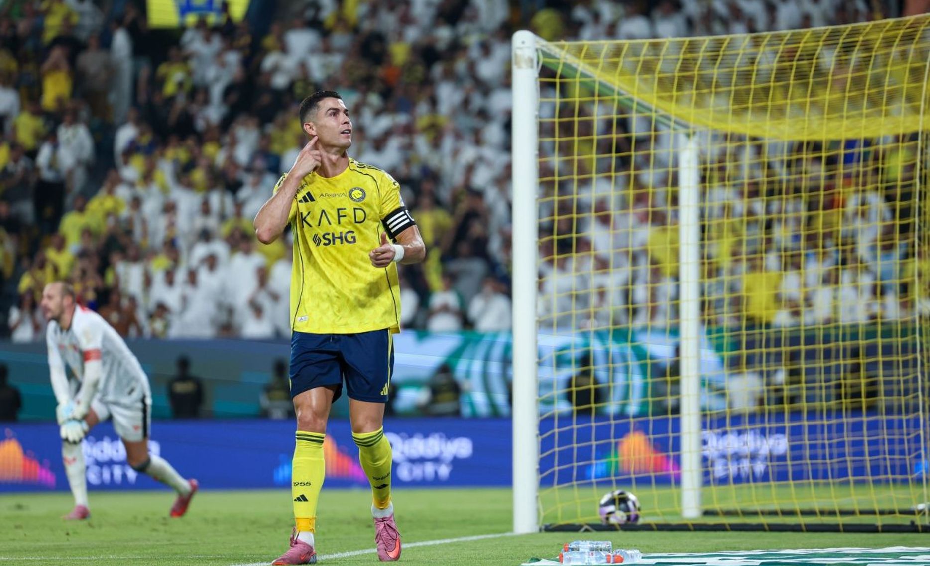 النصر يقسو على الرياض بخماسية