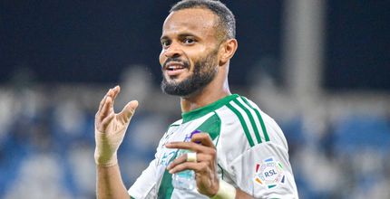 علي مجرشي يصنع ويسجل في انتصار الأهلي على الحزم 2-0