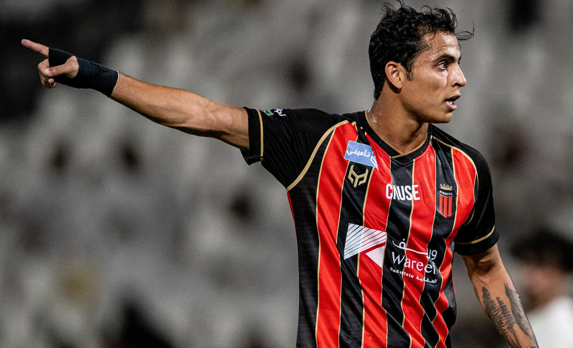 Al Riyadh's Ibrahim Bayesh v Al Najmah