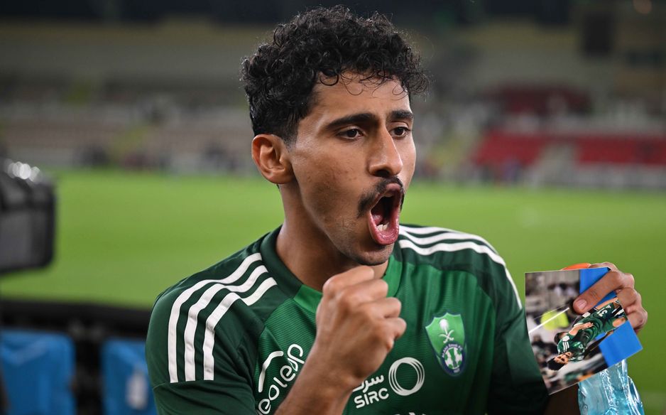 بالعبيد محتفلًا بهدفه الحاسم بعد قمة الانتصار 3-2 في جدة يناير الماضي