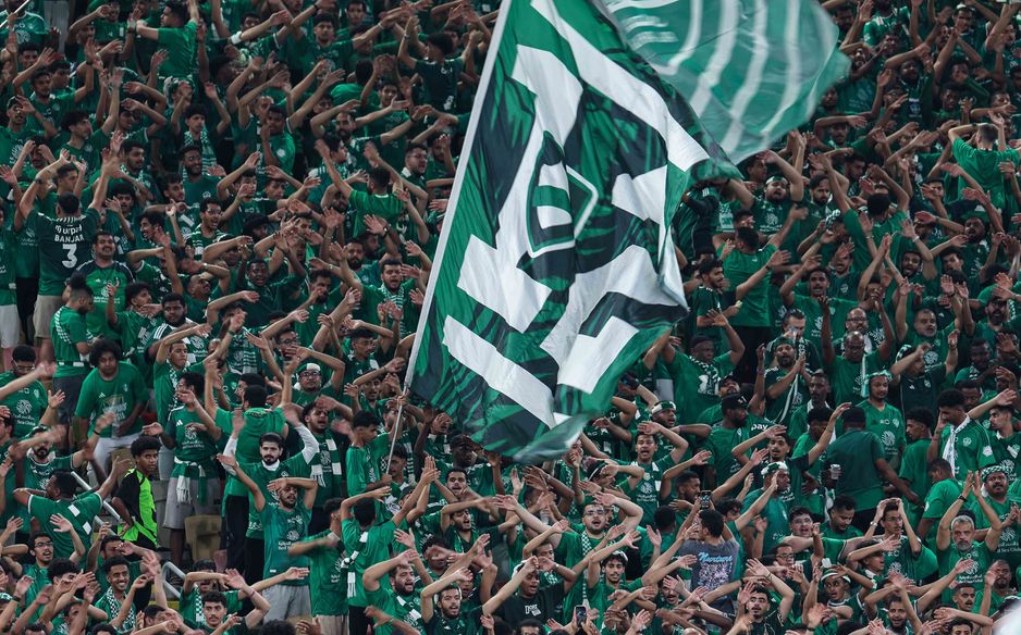هتاف جماهير الأهلي يرتفع بعد تسجيل الهدف الأول من توني