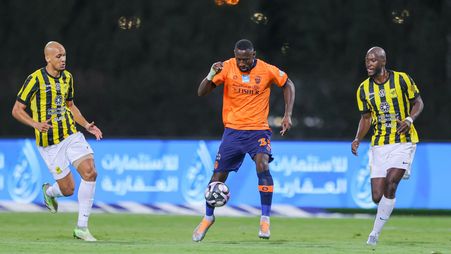 غانفولا يبحث عن مخرج بين فابينيو وبيريرا