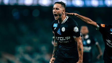 براونهيل يصرخ فرحًا بهدف التعادل الذي أنهى به صومه التهديفي في المباراتين السابقتين