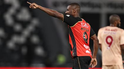 Mamadou Sylla scores for Al Riyadh v Al Kholood