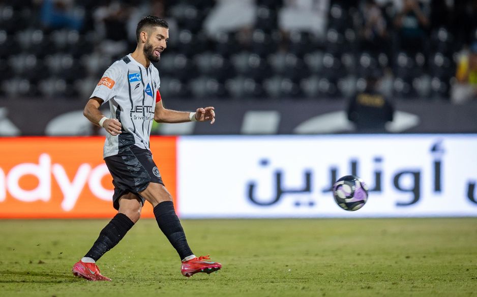 Al Shabab captain Yannick Carrasco scores Panenka v Damac