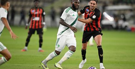 سيناريو درامي.. الدقائق الأخيرة تفرض تعادلًا مثيرًا بين الأهلي والرياض