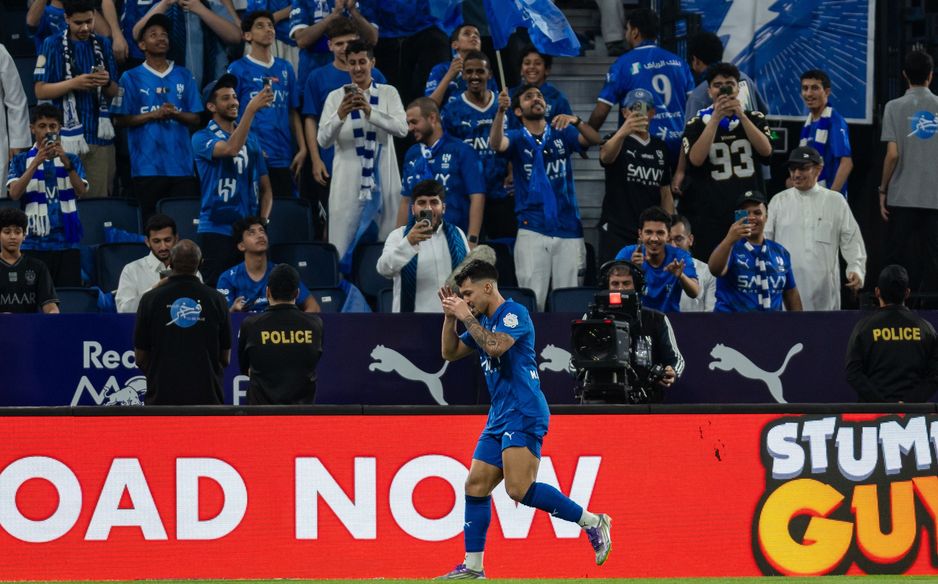 ليوناردو يحتفل بالهدف الافتتاحي في ديربي الشباب