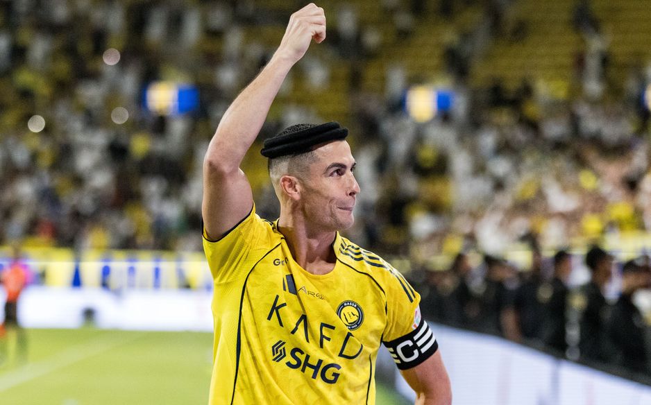ارتدى رونالدو (العقال) بعد ثنائيته في مباراة الانتصار السابع في الدوري أمام الفيحاء