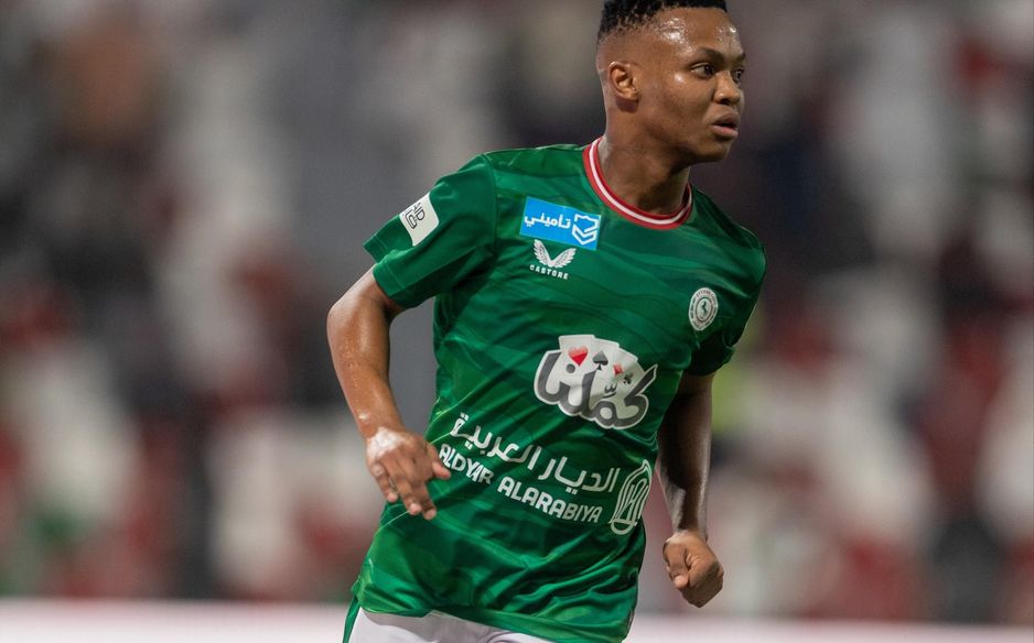 Mohau Nkota scores at the death to rescue point for Al Ettifaq v Al Hazem