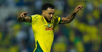 جوشوا كينغ في إحدى محاولاته خلال لقاء الاتحاد