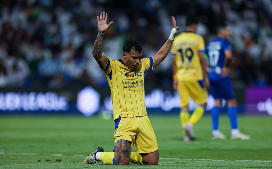 Al Taawoun's Roger Martinez scores at Al Fateh