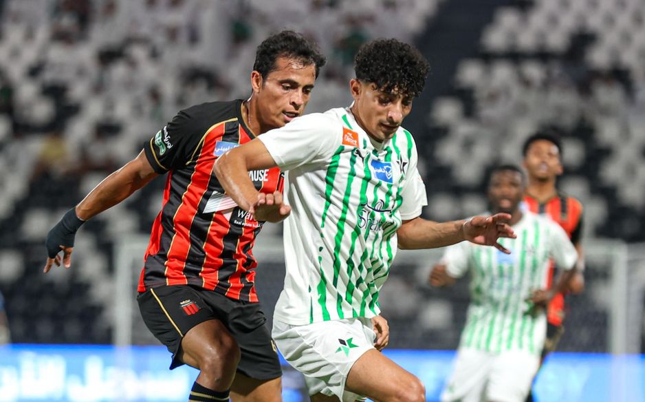 Al Riyadh's Ibrahim Bayesh and Al Najmah's Ali Jasim: the RSL's two Iraq internationals