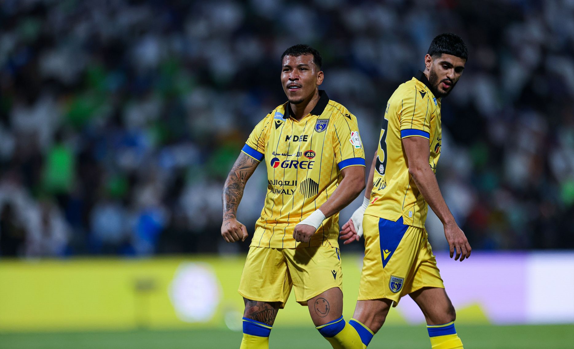 Al Taawoun's Roger Martinez scores at Al Fateh