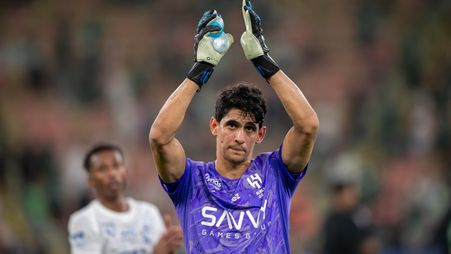 حارس الهلال بونو مرشح لجائزة أفضل حارس أفريقي