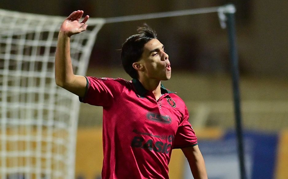 راميرو إنريكي محتفلًا بالهدف الافتتاحي في ديربي الرس