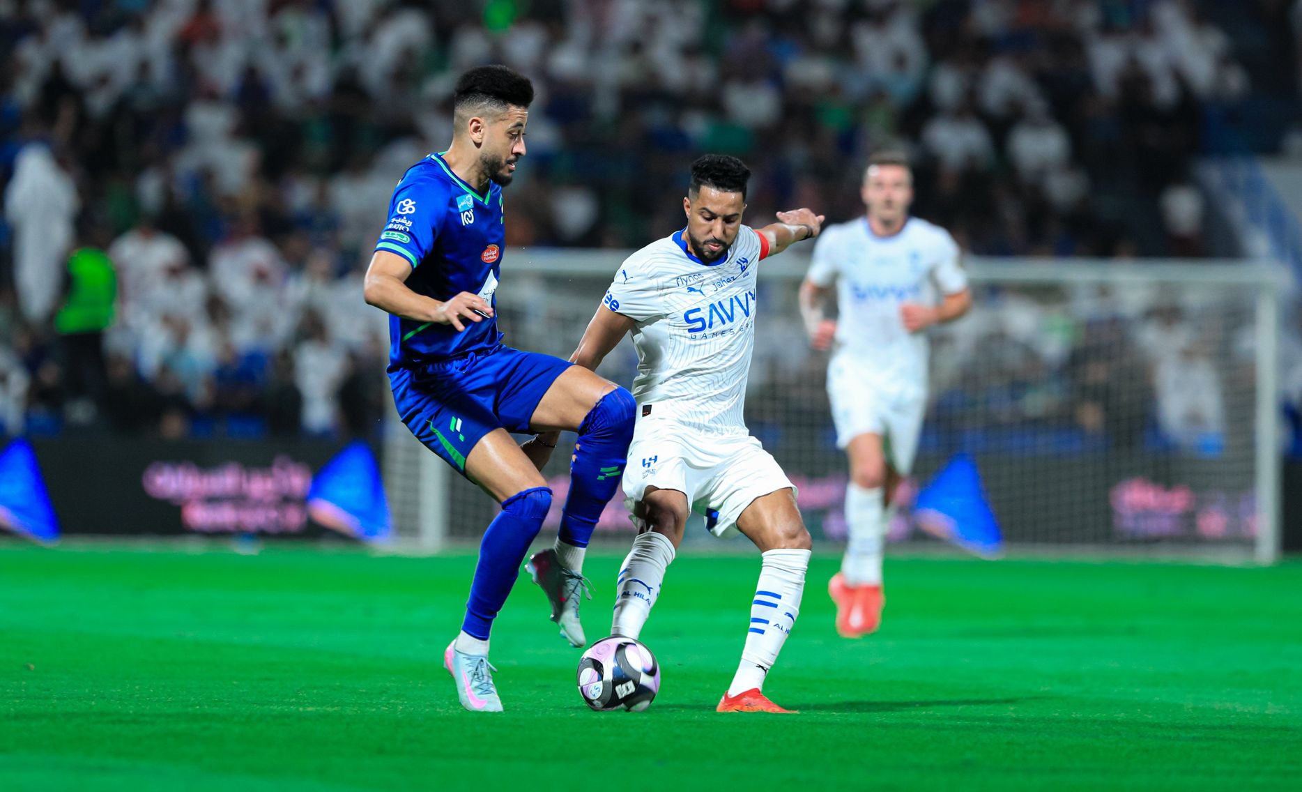 الهلال يستضيف الفتح.. وضمك والنجمة يواجهان عقدة الانتصارات