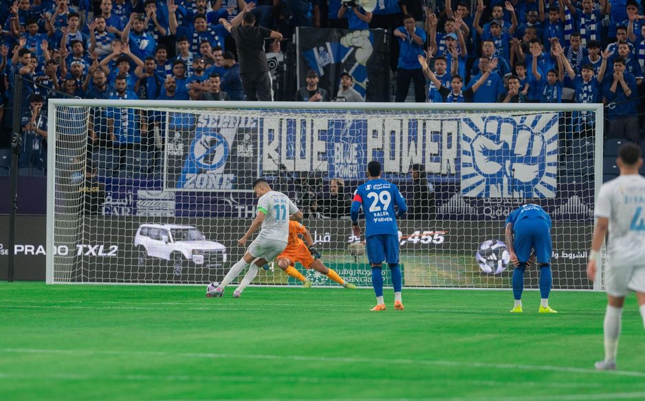 Mourad Batna had put Al Fateh ahead at Al Hilal within nine minutes