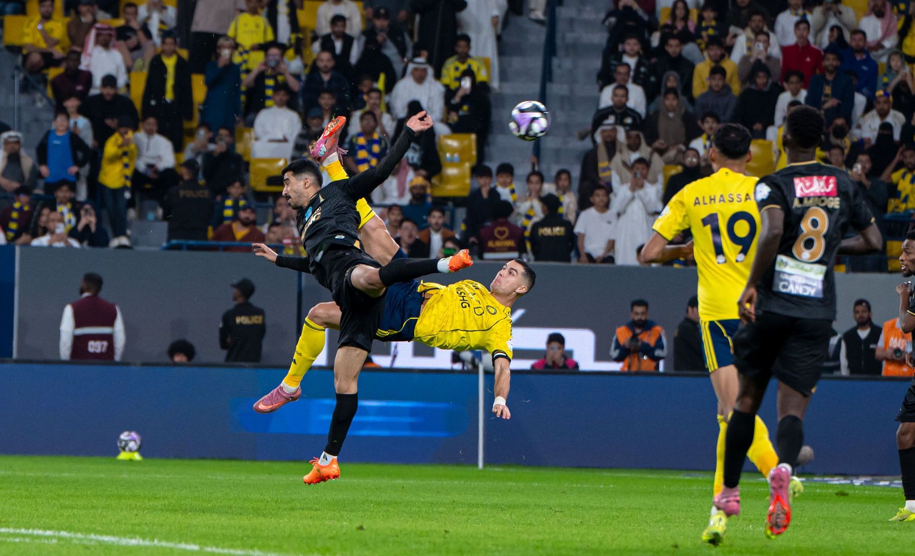 مقصية رونالدو في مرمى الخليج