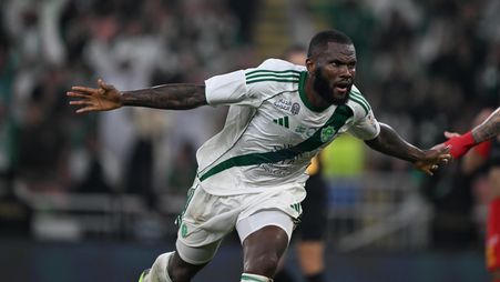 Franck Kessie nets superb winner for 10-man Al Ahli v Al Qadsiah