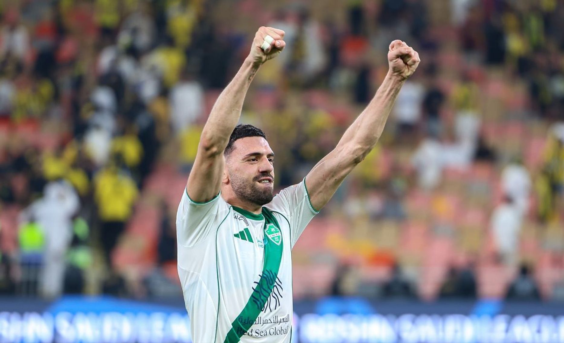 المدافع الصلب يستمر… الأهلي يعلن التجديد مع ديميرال حتى 2029