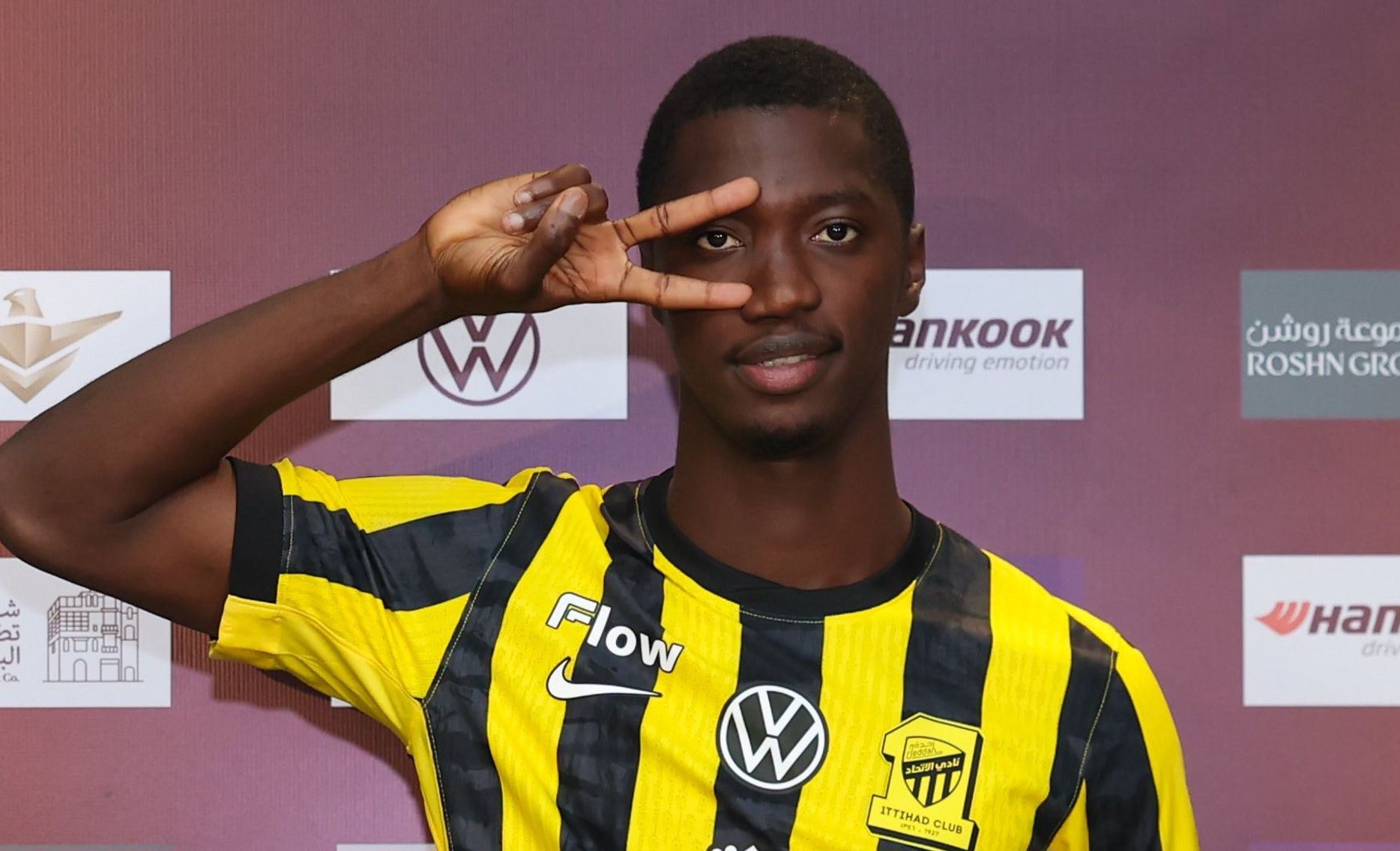 دومبيا: اخترت الاتحاد دون تردد وأتطلع لارتداء الرقم 18