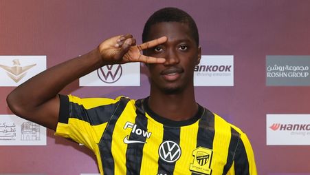 دومبيا: اخترت الاتحاد دون تردد وأتطلع لارتداء الرقم 18